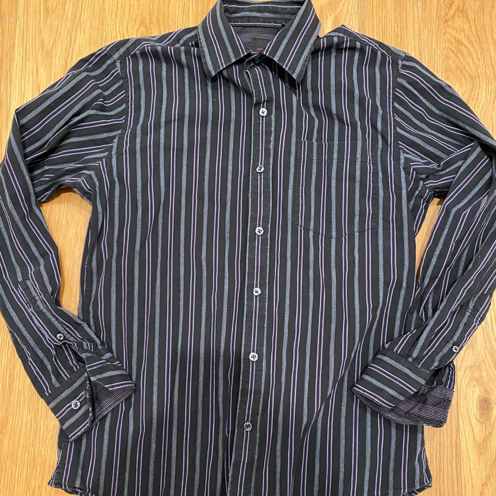 Men’s striped casual button down shirt